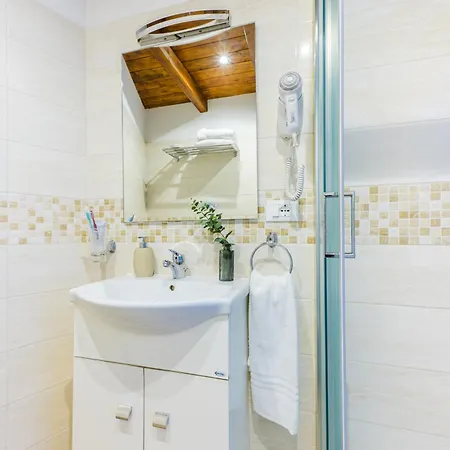 L'opera & 게스트하우스