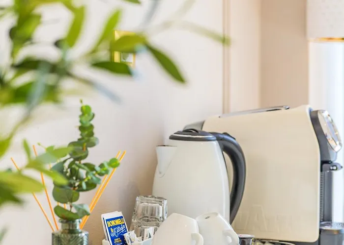 Pensionat L'opera & 4*