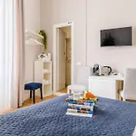 Πανσιόν L'opera & 4*