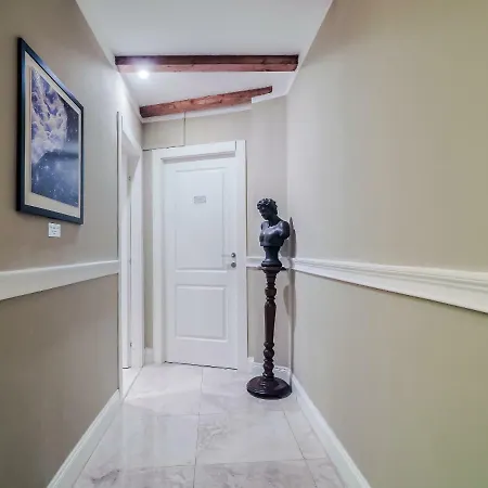 L'opera & Affittacamere 4*